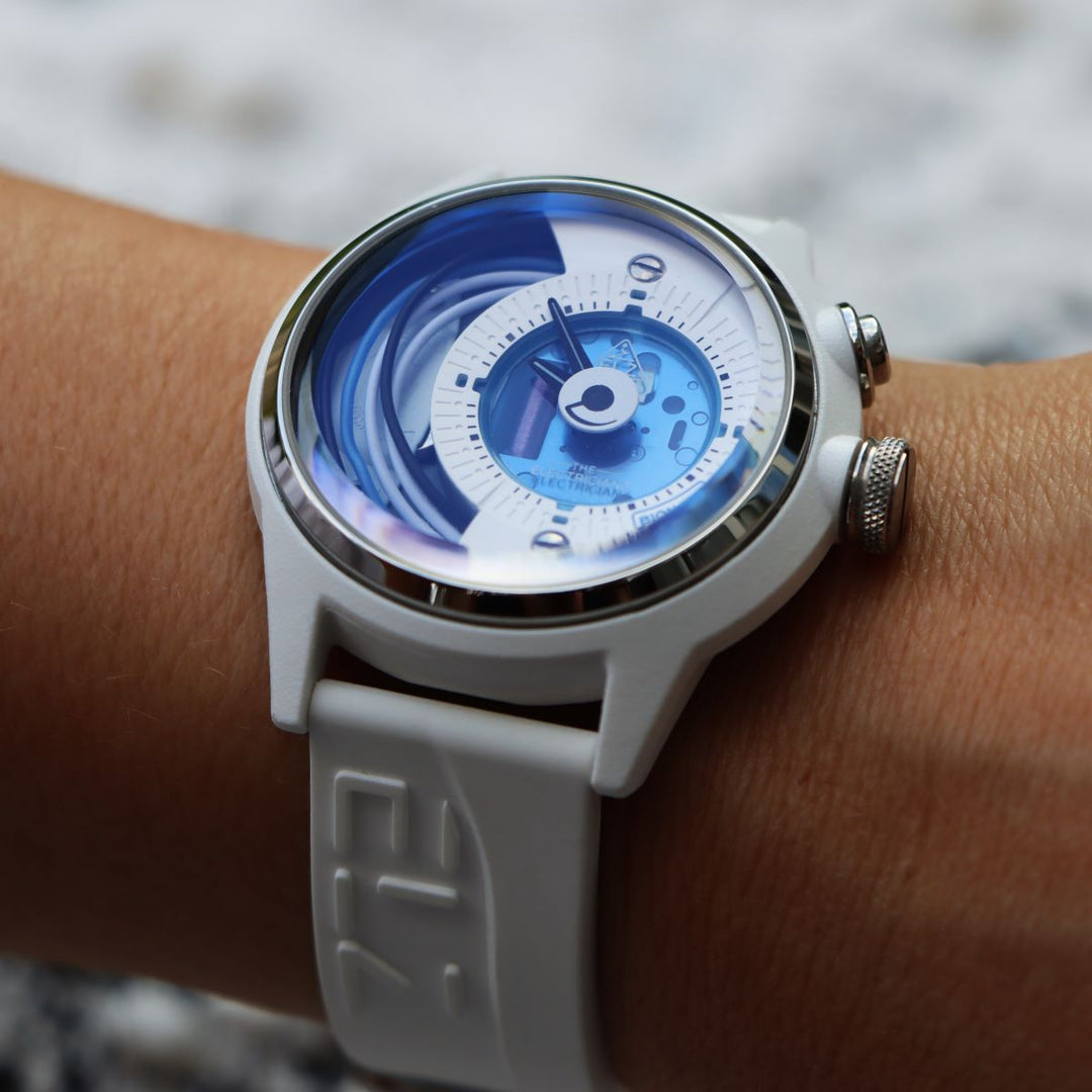 White Embossed Rubber Strap Bionic design // Silver buckle